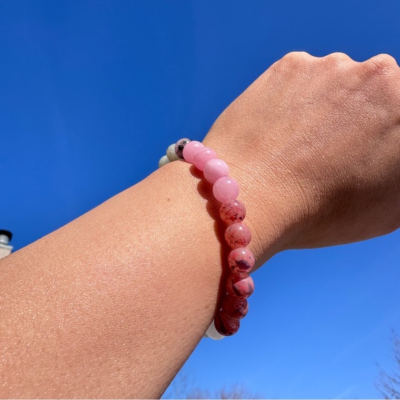2 for $30 Simple pink love theme crystal beads bracelet, New Wrist Size 6”-7” - Picture 6 of 8